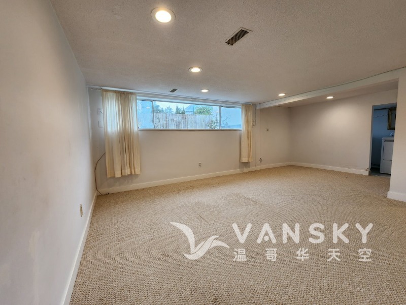 230124155101_living room.jpg